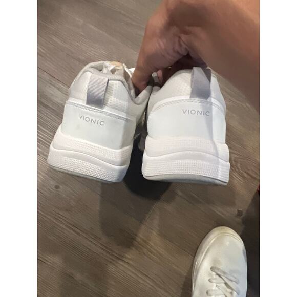 Vionic Women’s sneakers- size 10.5 - Picture 5 of 6